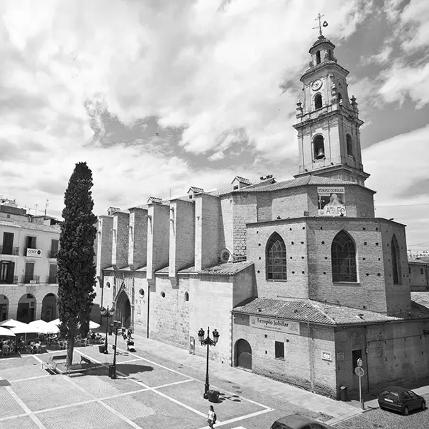 Plaza mayor de gandia, ubicación de la oficina central de aumentoría, marketing